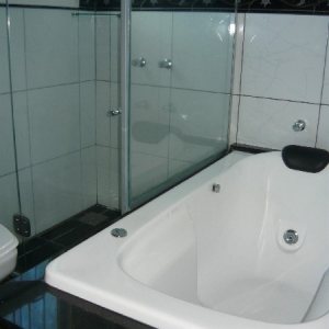 Sobrado com 101m², 3 dormitórios, 1 vaga, no bairro Treviso em Caxias do Sul para Comprar