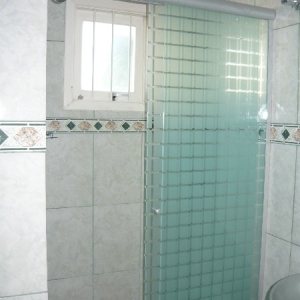 Sobrado com 101m², 3 dormitórios, 1 vaga, no bairro Treviso em Caxias do Sul para Comprar