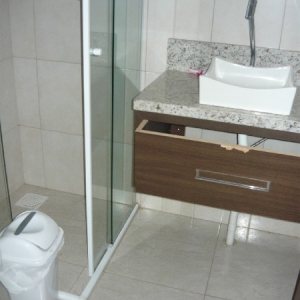 Casa com 353m², 4 dormitórios, 3 vagas, no bairro Mariland em Caxias do Sul para Comprar