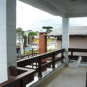 Casa com 353m², 4 dormitórios, 3 vagas, no bairro Mariland em Caxias do Sul para Comprar
