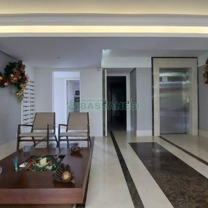 Apartamento com 190m², 3 dormitórios, 4 vagas, no bairro Centro em Caxias do Sul para Comprar