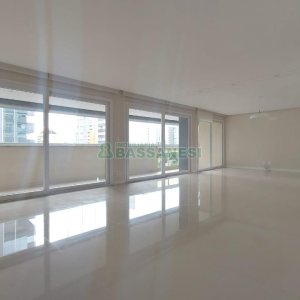 Apartamento com 190m², 3 dormitórios, 4 vagas, no bairro Centro em Caxias do Sul para Comprar