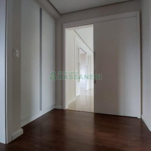 Apartamento com 190m², 3 dormitórios, 4 vagas, no bairro Centro em Caxias do Sul para Comprar