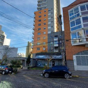 Apto Mobiliado com 52m², 1 dormitório, 2 vagas, no bairro Centro em Caxias do Sul para Comprar