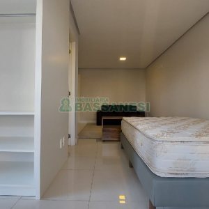 Apto Mobiliado com 52m², 1 dormitório, 2 vagas, no bairro Centro em Caxias do Sul para Comprar