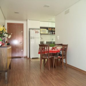 Apto Mobiliado com 88m², 3 dormitórios, 2 vagas, no bairro Pio X em Caxias do Sul para Comprar