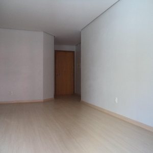Apartamento com 80m², 2 dormitórios, 1 vaga, no bairro Pio X em Caxias do Sul para Comprar
