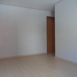 Apartamento com 80m², 2 dormitórios, 1 vaga, no bairro Pio X em Caxias do Sul para Comprar