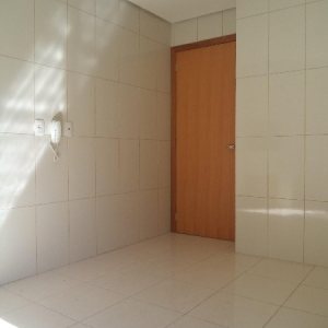 Apartamento com 80m², 2 dormitórios, 1 vaga, no bairro Pio X em Caxias do Sul para Comprar