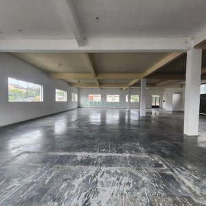 Loja com 415m², no bairro Kayser em Caxias do Sul para Alugar ou Comprar