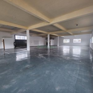 Loja com 415m², no bairro Kayser em Caxias do Sul para Alugar ou Comprar