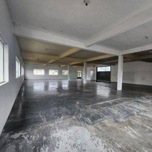 Loja com 415m², no bairro Kayser em Caxias do Sul para Alugar ou Comprar