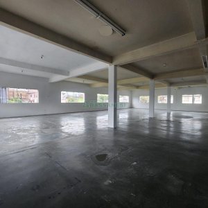 Loja com 415m², no bairro Kayser em Caxias do Sul para Alugar ou Comprar