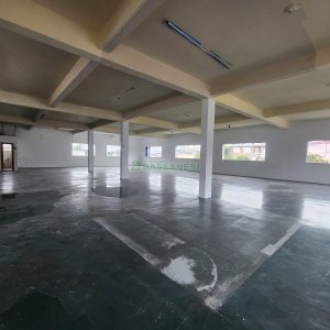 Loja com 415m², no bairro Kayser em Caxias do Sul para Alugar ou Comprar