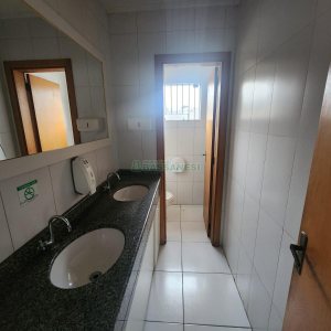 Loja com 415m², no bairro Kayser em Caxias do Sul para Alugar ou Comprar