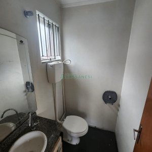 Loja com 415m², no bairro Kayser em Caxias do Sul para Alugar ou Comprar