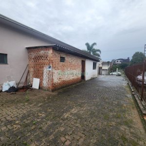 Loja com 415m², no bairro Kayser em Caxias do Sul para Alugar ou Comprar