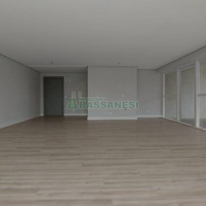 Sala com 85m², 2 vagas, no bairro São Pelegrino em Caxias do Sul para Comprar