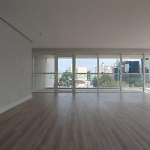 Sala com 85m², 2 vagas, no bairro São Pelegrino em Caxias do Sul para Comprar