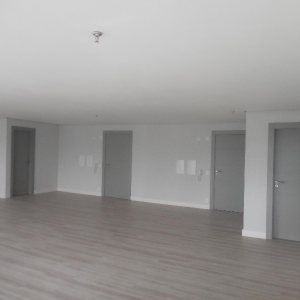 Sala com 90m², 2 vagas, no bairro São Pelegrino em Caxias do Sul para Comprar