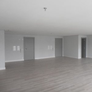 Sala com 90m², 2 vagas, no bairro São Pelegrino em Caxias do Sul para Comprar