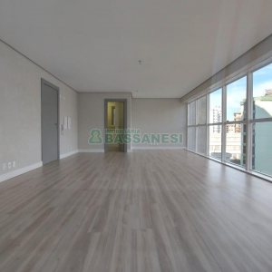 Sala com 51m², 1 vaga, no bairro São Pelegrino em Caxias do Sul para Comprar