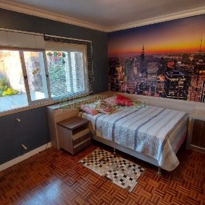 Casa com 229m², 3 dormitórios, 3 vagas, no bairro Kayser em Caxias do Sul para Comprar
