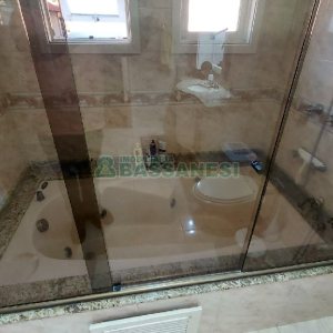 Casa com 229m², 3 dormitórios, 3 vagas, no bairro Kayser em Caxias do Sul para Comprar