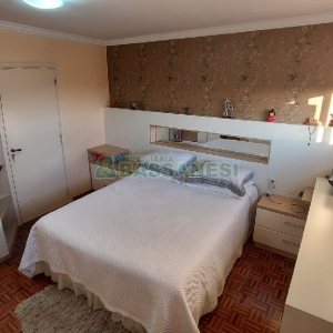 Casa com 229m², 3 dormitórios, 3 vagas, no bairro Kayser em Caxias do Sul para Comprar