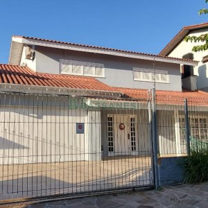 Casa com 229m², 3 dormitórios, 3 vagas, no bairro Kayser em Caxias do Sul para Comprar