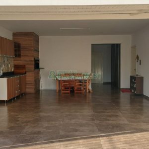 Casa com 229m², 3 dormitórios, 3 vagas, no bairro Kayser em Caxias do Sul para Comprar