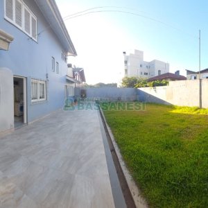 Casa com 229m², 3 dormitórios, 3 vagas, no bairro Kayser em Caxias do Sul para Comprar