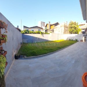 Casa com 229m², 3 dormitórios, 3 vagas, no bairro Kayser em Caxias do Sul para Comprar