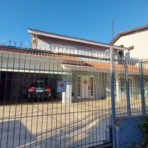 Casa com 229m², 3 dormitórios, 3 vagas, no bairro Kayser em Caxias do Sul para Comprar
