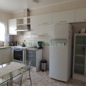 Casa com 229m², 3 dormitórios, 3 vagas, no bairro Kayser em Caxias do Sul para Comprar