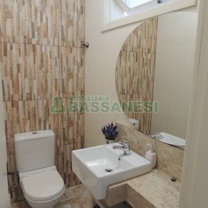 Casa com 229m², 3 dormitórios, 3 vagas, no bairro Kayser em Caxias do Sul para Comprar