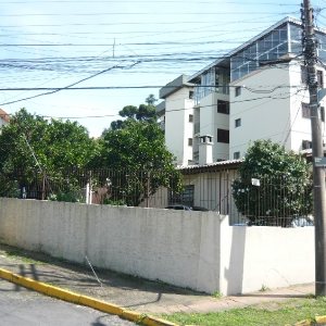 Casa com 150m², 3 dormitórios, 1 vaga, no bairro Jardim América em Caxias do Sul para Comprar
