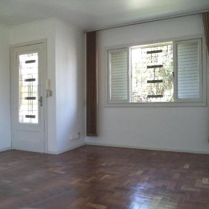 Casa com 261m², 8 dormitórios, 10 vagas, no bairro Rio Branco em Caxias do Sul para Comprar