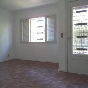 Casa com 261m², 8 dormitórios, 10 vagas, no bairro Rio Branco em Caxias do Sul para Comprar