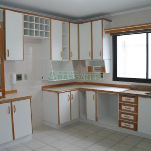 Apartamento com 106m², 3 dormitórios, 1 vaga, no bairro Santa Catarina em Caxias do Sul para Alugar