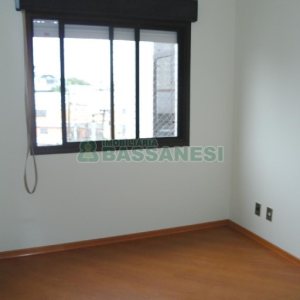 Apartamento com 106m², 3 dormitórios, 1 vaga, no bairro Santa Catarina em Caxias do Sul para Alugar