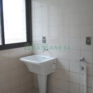 Apartamento com 106m², 3 dormitórios, 1 vaga, no bairro Santa Catarina em Caxias do Sul para Alugar