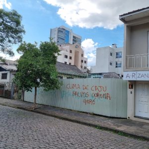 Terreno com 257m², no bairro Centro em Caxias do Sul para Alugar ou Comprar