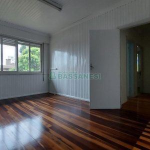 Casa Comercial com 350m², 1 vaga, no bairro Lourdes em Caxias do Sul para Alugar