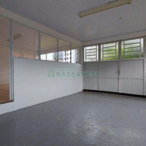 Casa Comercial com 350m², 1 vaga, no bairro Lourdes em Caxias do Sul para Alugar