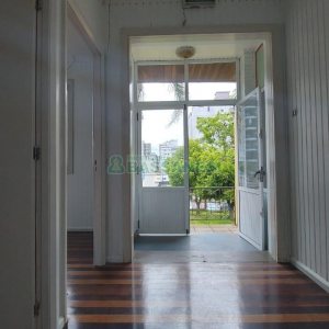 Casa Comercial com 350m², 1 vaga, no bairro Lourdes em Caxias do Sul para Alugar