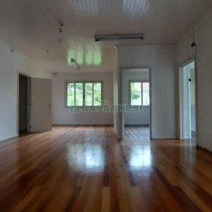 Casa Comercial com 350m², 1 vaga, no bairro Lourdes em Caxias do Sul para Alugar