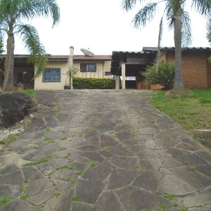 Casa, 3 dormitórios, 1 vaga, no bairro Colina Sorriso em Caxias do Sul para Comprar