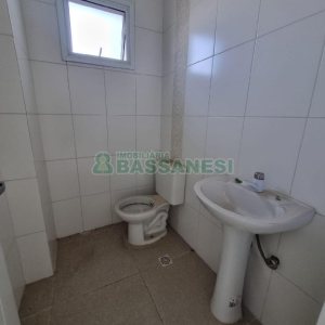 Sala com 46m², 1 vaga, no bairro Desvio Rizzo em Caxias do Sul para Comprar