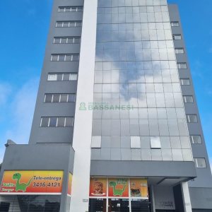 Sala com 51m², 1 vaga, no bairro Desvio Rizzo em Caxias do Sul para Comprar